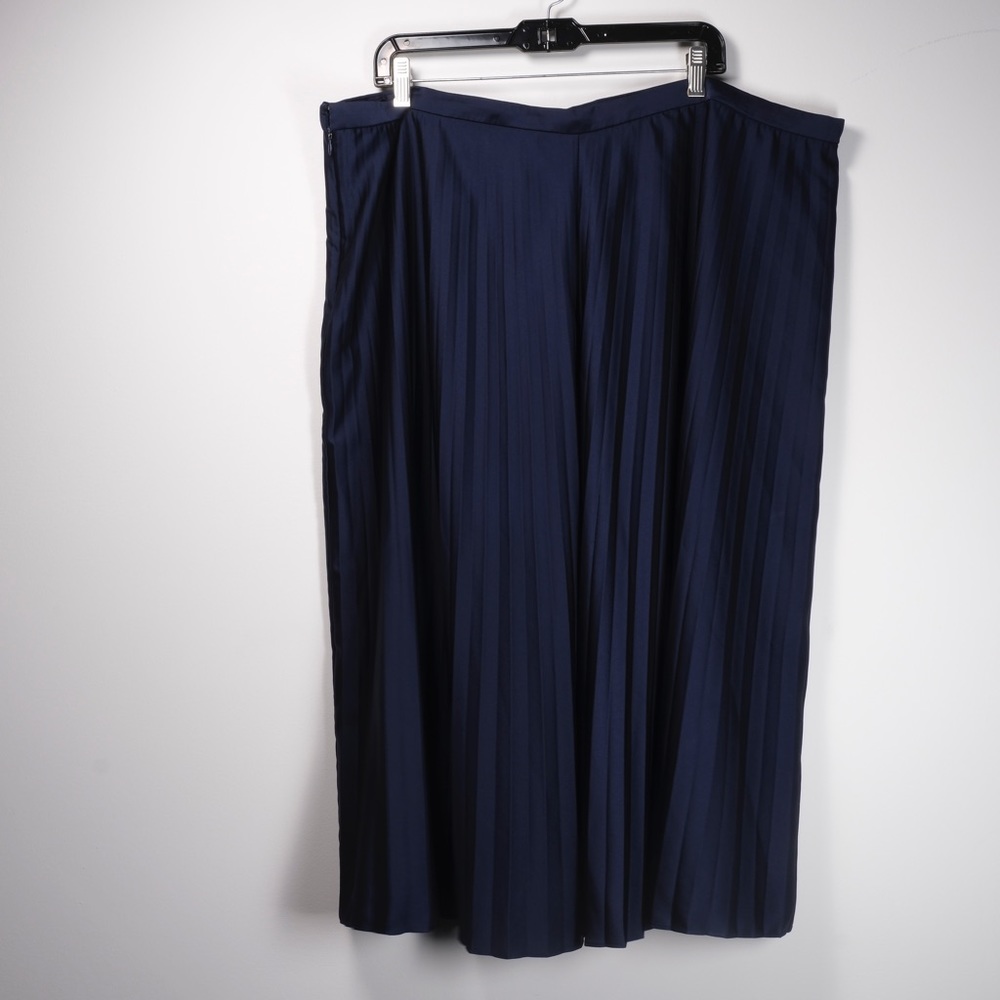 <<donated>> J. Crew Navy Accordian Pleated Midi Skirt in Navy Blue Size 22